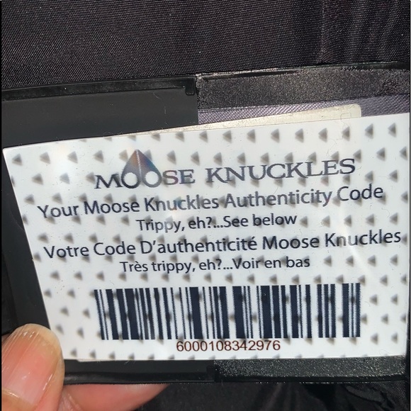 Ready for the cold weather with a Moose Knuckles new Stirling Parka - Picture 7 of 7